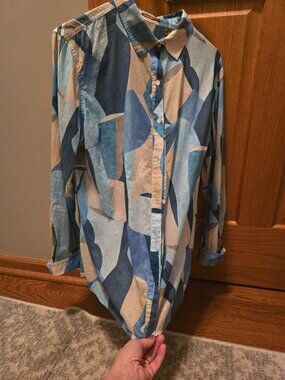 J McLaughlin blue patterned, button down shirt size large